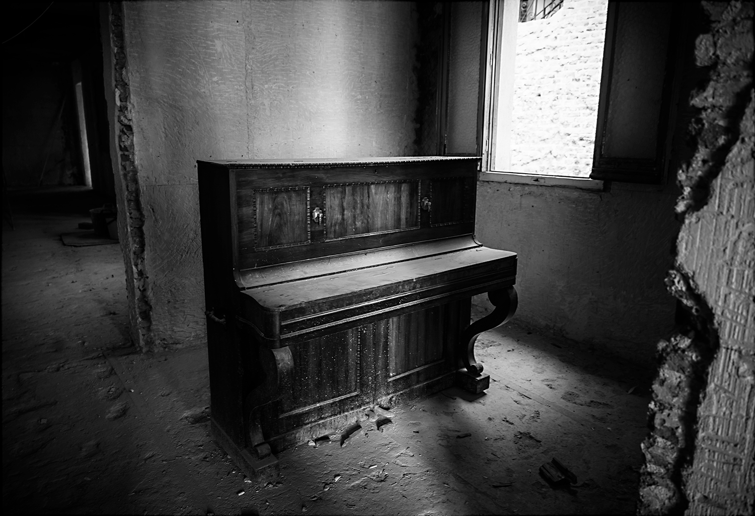 Silent piano