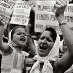 Madre e hija de Plaza de Mayo 