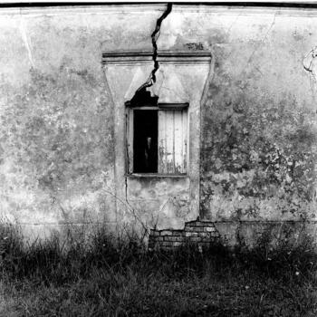Ventana en Pueblo Garzón
